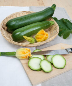 Alternative view of Kesäkurpitsa 'Balck Beauty'